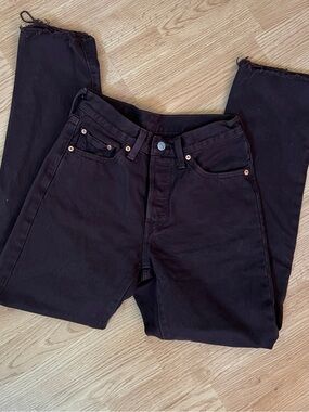 Levi's Women's Dark Brown Straight-Leg Jeans with Raw Hem Size 26
